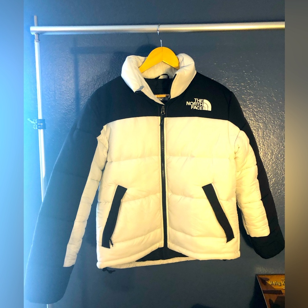 North Face puffy jacket women’s size medium